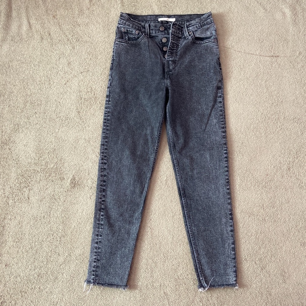 Levi’s Exposed Button Mom Jeans